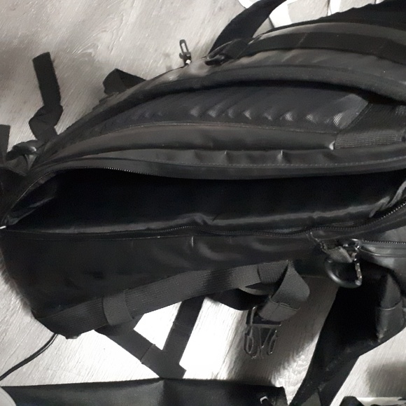 Oakley Factory Pilot Motion 26l 2.0 Backpack - Picture 4 of 4